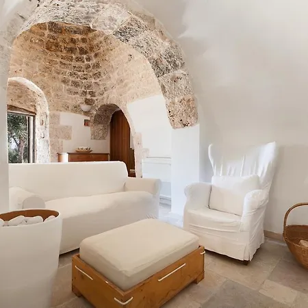Trulli Moreschi Cisternino