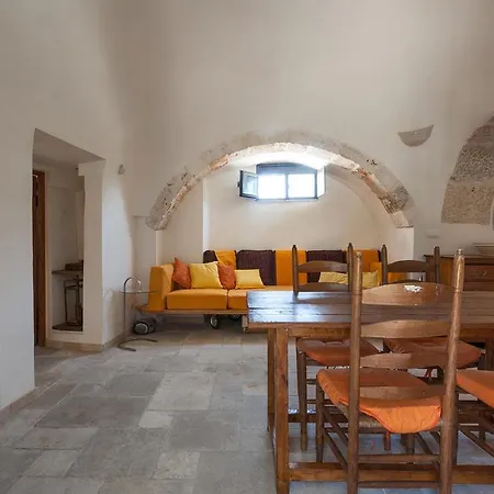 Trulli Moreschi Cisternino